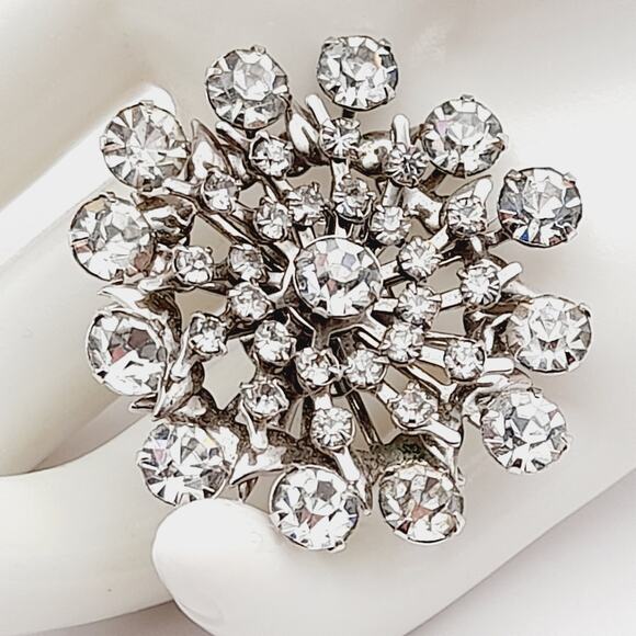 Vintage 1950s Clear Rhinestone Flower Three Dimensional Brooch - Picture 1 of 8